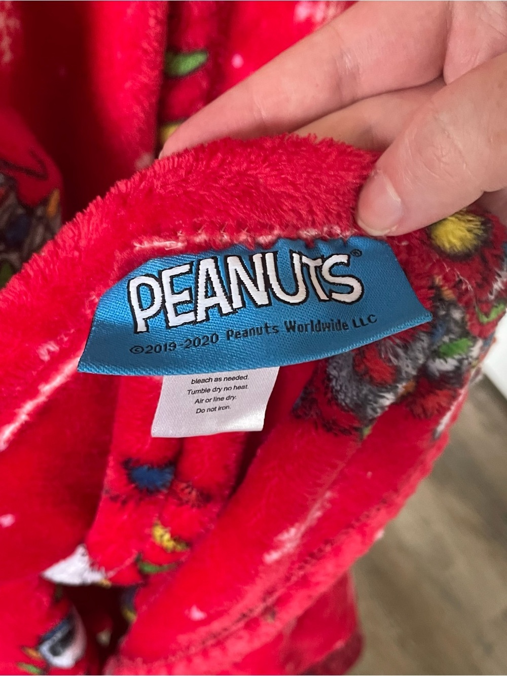 Berkshire Peanuts Snoopy Christmas Fleece Throw Blanket 37” x 63” - Picture 5 of 10